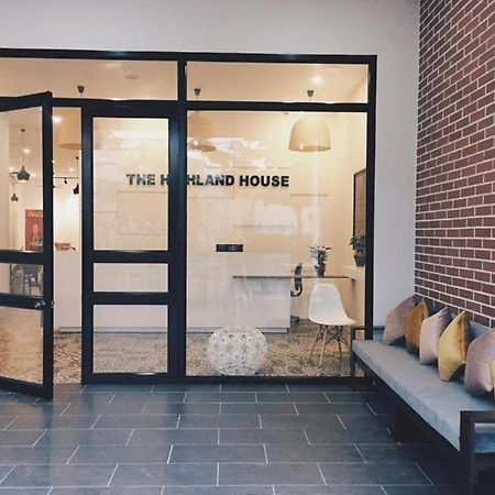 The Highland House Hotel Buon Ma Thuot Exterior photo