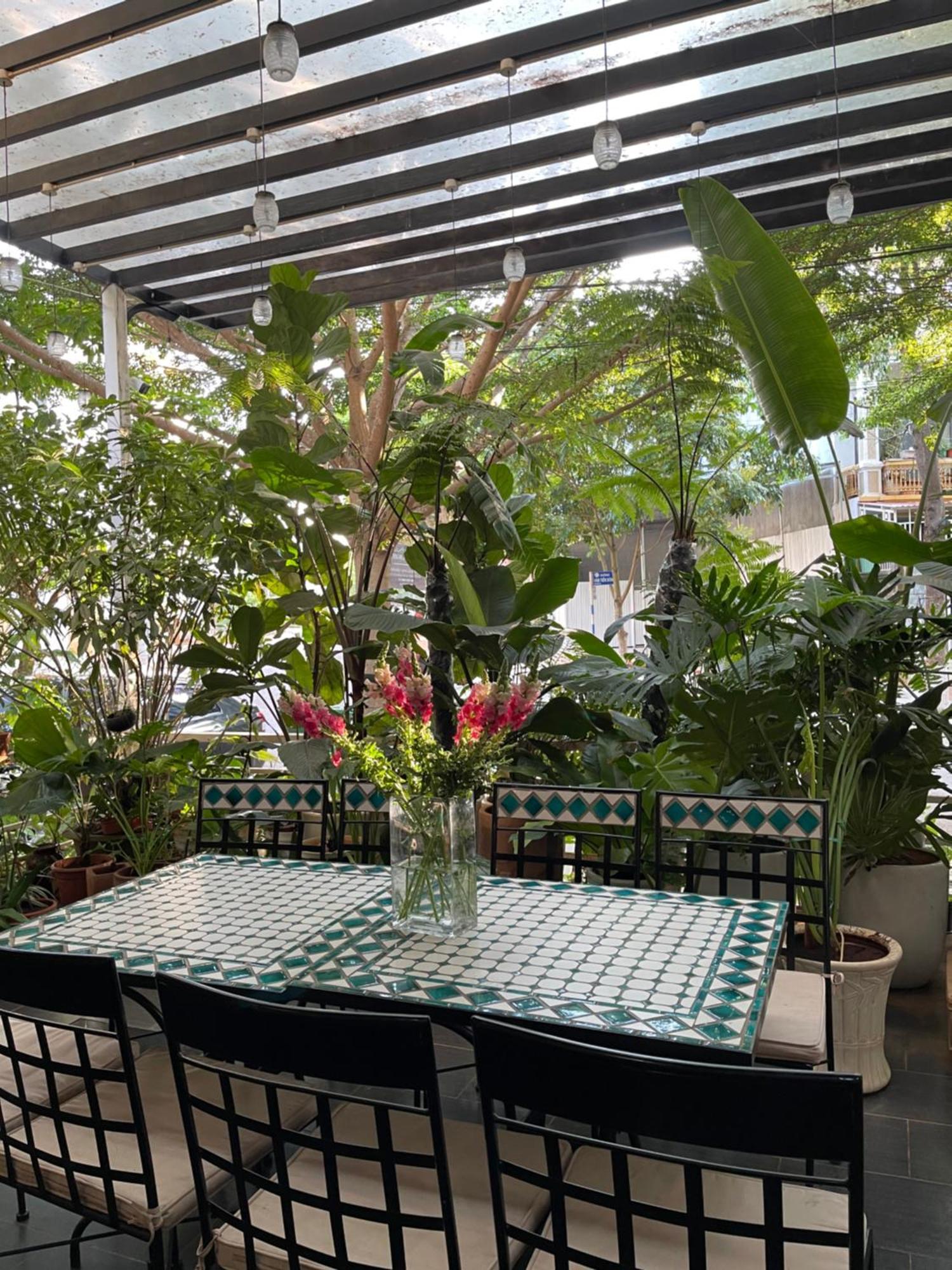 The Highland House Hotel Buon Ma Thuot Exterior photo
