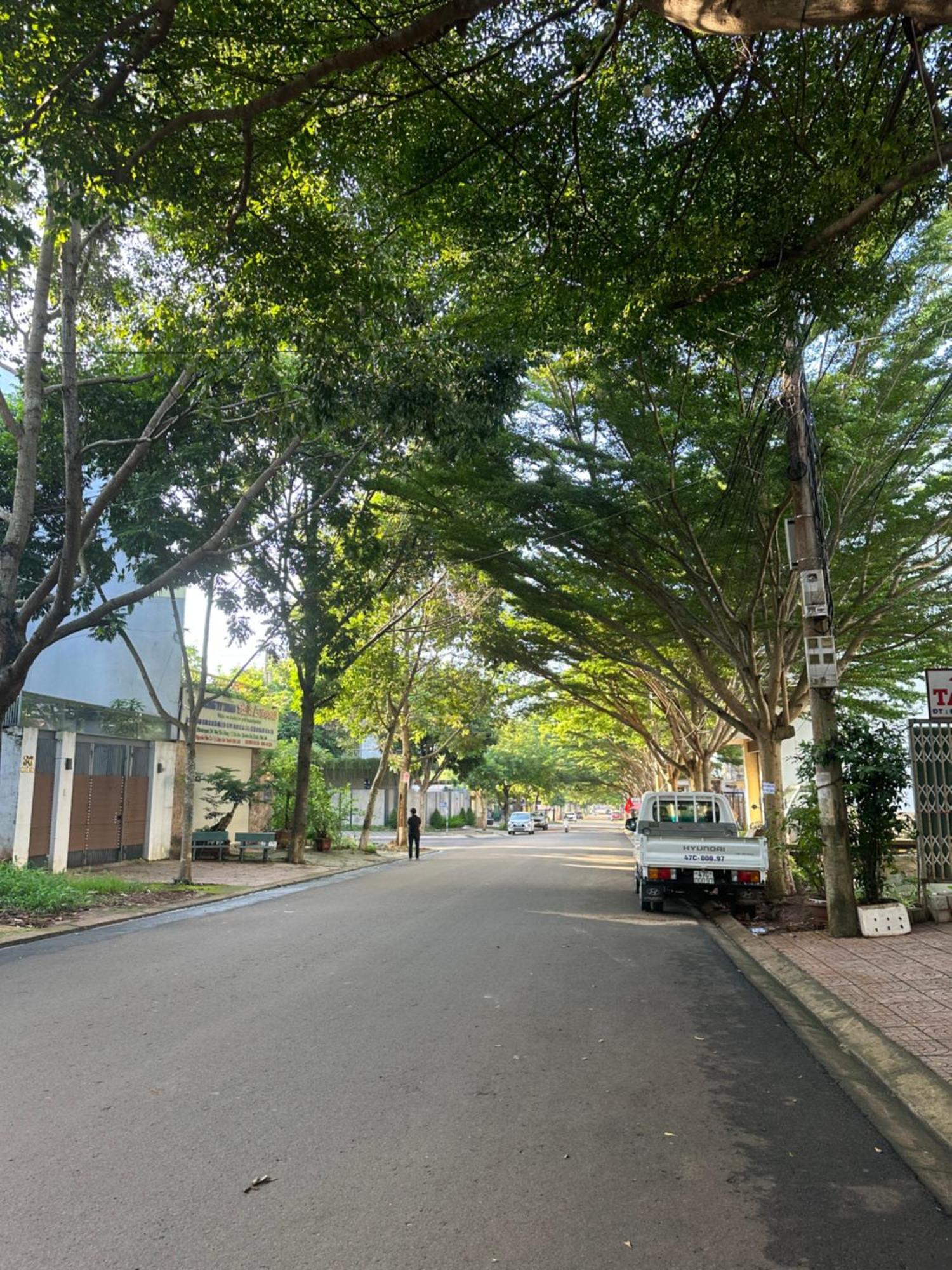 The Highland House Hotel Buon Ma Thuot Exterior photo
